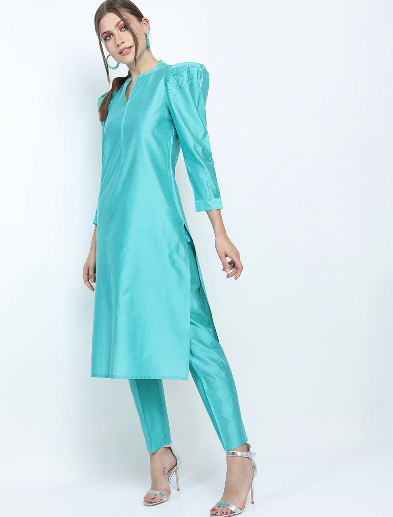 Green and off-white printed long kurti | Long sleeve dress, Printed kurti,  Kurti